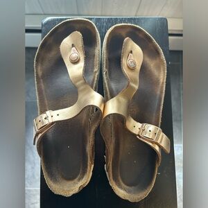 Metallic USED Gizah Birkenstocks Size 40